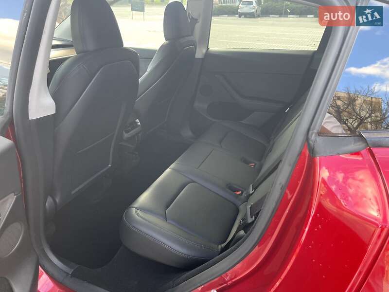 Позашляховик / Кросовер Tesla Model Y 2024 в Харкові фото 13 Позашляховик / Кросовер Tesla Model Y 2024 в Харкові