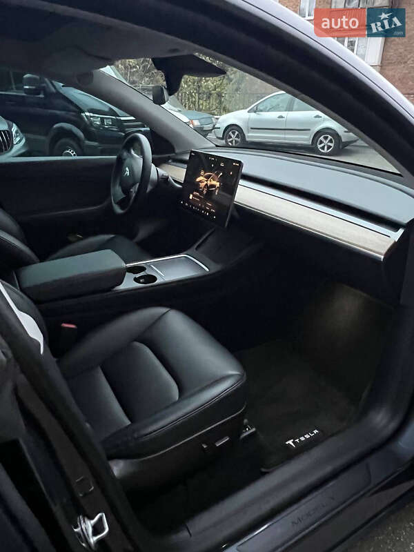 Позашляховик / Кросовер Tesla Model Y 2022 в Львові