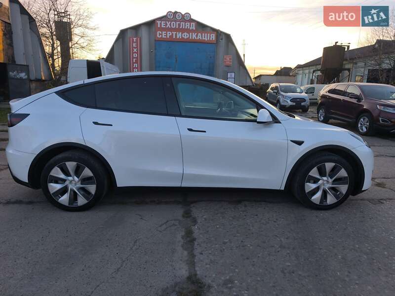 Внедорожник / Кроссовер Tesla Model Y 2021 в Стрые