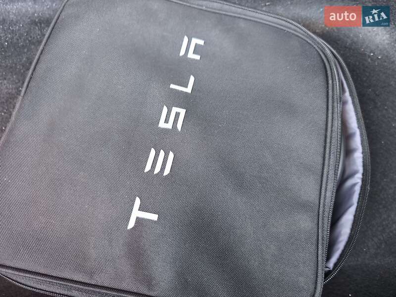 Внедорожник / Кроссовер Tesla Model Y 2021 в Стрые