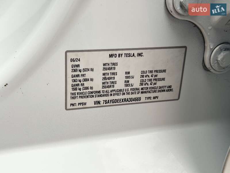 Позашляховик / Кросовер Tesla Model Y 2024 в Києві