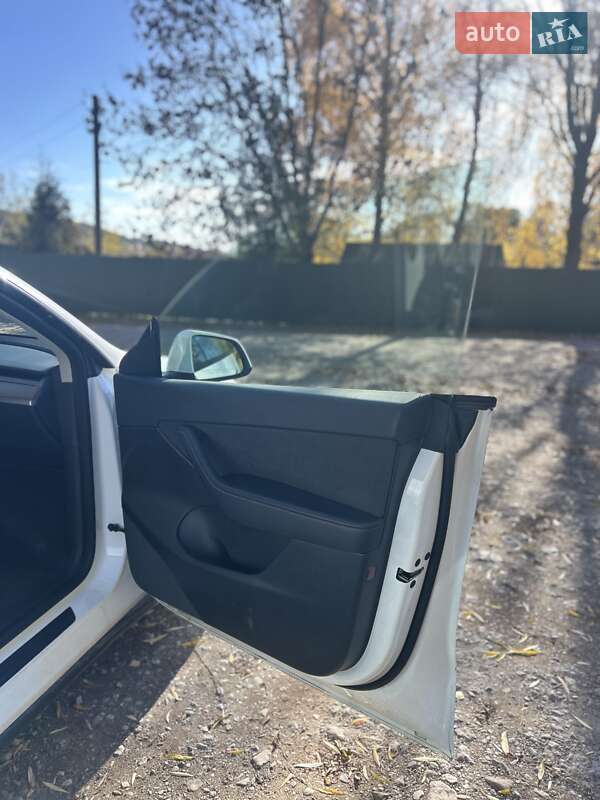 Внедорожник / Кроссовер Tesla Model Y 2022 в Бережанах