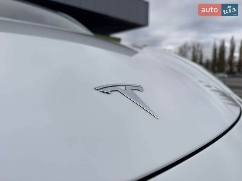 Позашляховик / Кросовер Tesla Model Y 2022 в Києві фото 12 Позашляховик / Кросовер Tesla Model Y 2022 в Києві
