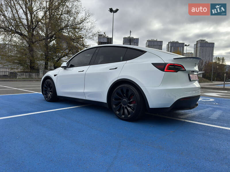 Позашляховик / Кросовер Tesla Model Y 2022 в Києві фото 8 Позашляховик / Кросовер Tesla Model Y 2022 в Києві