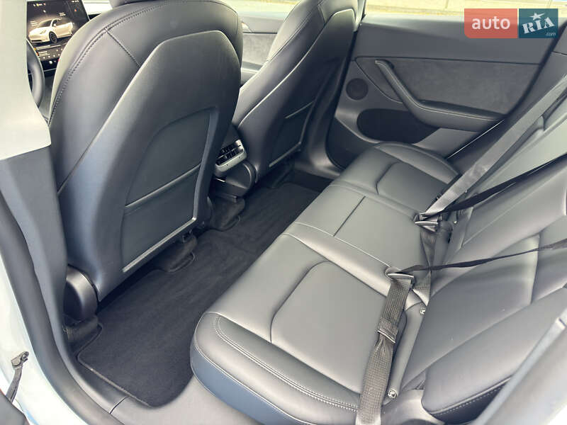 Позашляховик / Кросовер Tesla Model Y 2022 в Києві фото 15 Позашляховик / Кросовер Tesla Model Y 2022 в Києві
