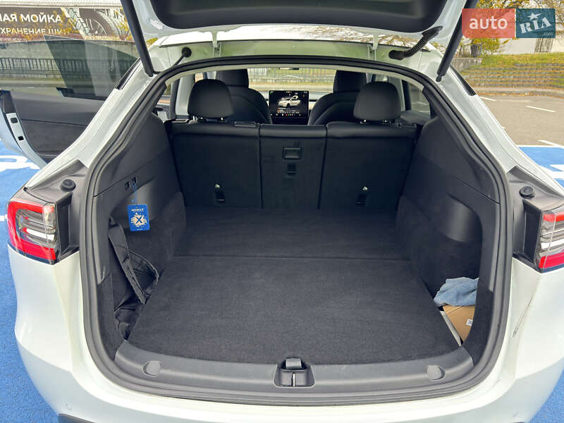 Позашляховик / Кросовер Tesla Model Y 2022 в Києві фото 18 Позашляховик / Кросовер Tesla Model Y 2022 в Києві