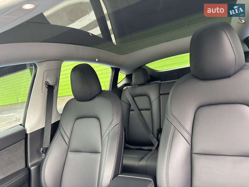 Позашляховик / Кросовер Tesla Model Y 2022 в Києві фото 32 Позашляховик / Кросовер Tesla Model Y 2022 в Києві