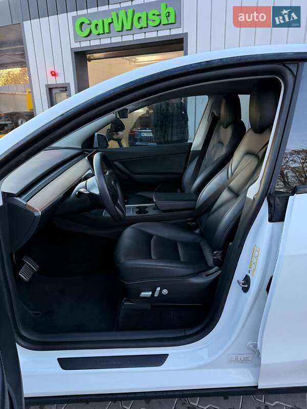 Внедорожник / Кроссовер Tesla Model Y 2020 в Владимире