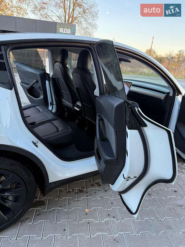 Внедорожник / Кроссовер Tesla Model Y 2020 в Владимире