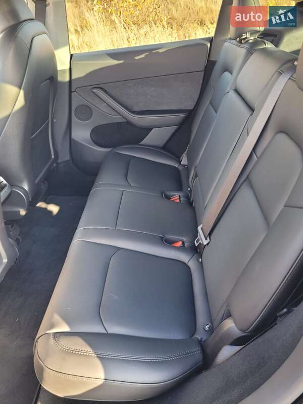 Внедорожник / Кроссовер Tesla Model Y 2023 в Львове