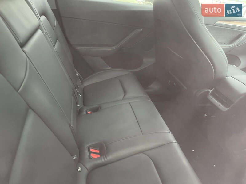 Внедорожник / Кроссовер Tesla Model Y 2024 в Жовкве