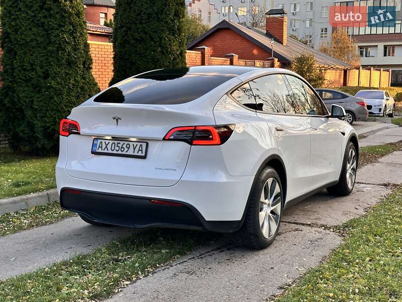 Внедорожник / Кроссовер Tesla Model Y 2020 в Киеве