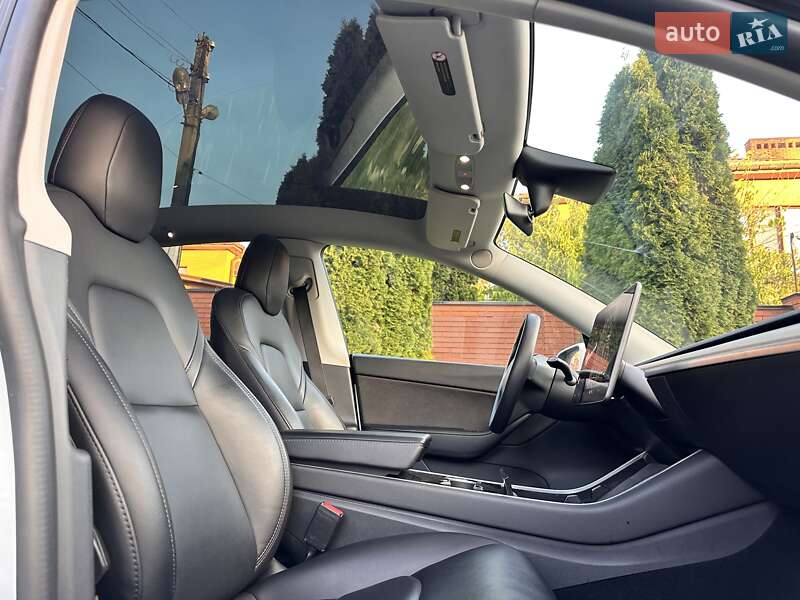 Внедорожник / Кроссовер Tesla Model Y 2020 в Киеве