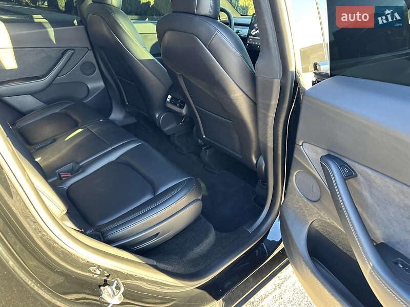 Внедорожник / Кроссовер Tesla Model Y 2021 в Днепре