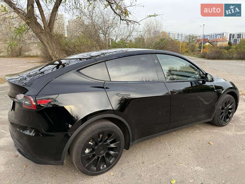 Внедорожник / Кроссовер Tesla Model Y 2023 в Киеве
