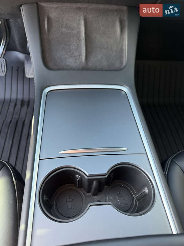 Внедорожник / Кроссовер Tesla Model Y 2021 в Шаргороде