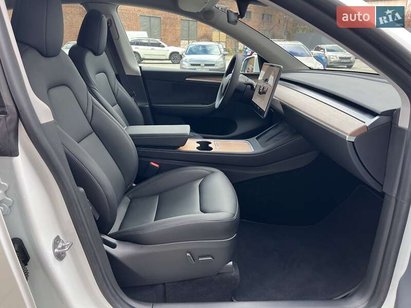 Внедорожник / Кроссовер Tesla Model Y 2024 в Житомире