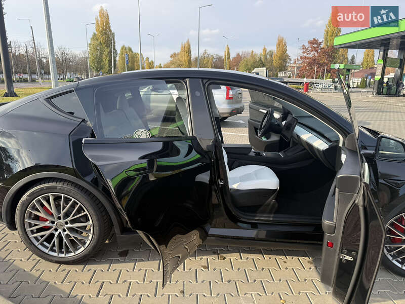 Внедорожник / Кроссовер Tesla Model Y 2023 в Кременчуге