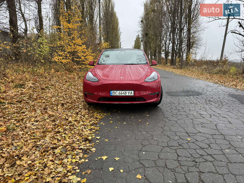 Позашляховик / Кросовер Tesla Model Y 2023 в Хмельницькому фото 2 Позашляховик / Кросовер Tesla Model Y 2023 в Хмельницькому