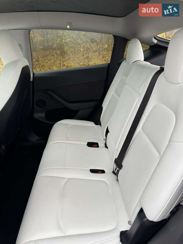 Позашляховик / Кросовер Tesla Model Y 2023 в Хмельницькому фото 10 Позашляховик / Кросовер Tesla Model Y 2023 в Хмельницькому