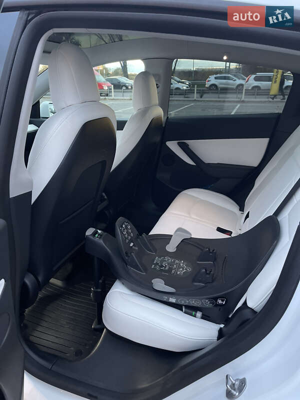 Позашляховик / Кросовер Tesla Model Y 2022 в Києві фото 11 Позашляховик / Кросовер Tesla Model Y 2022 в Києві