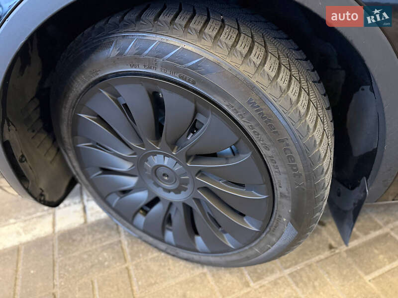 Внедорожник / Кроссовер Tesla Model Y 2022 в Днепре