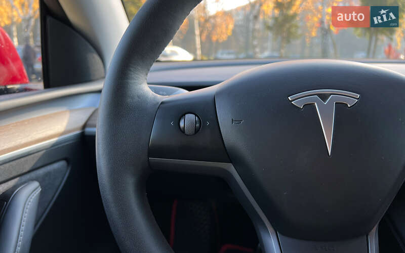 Внедорожник / Кроссовер Tesla Model Y 2023 в Львове