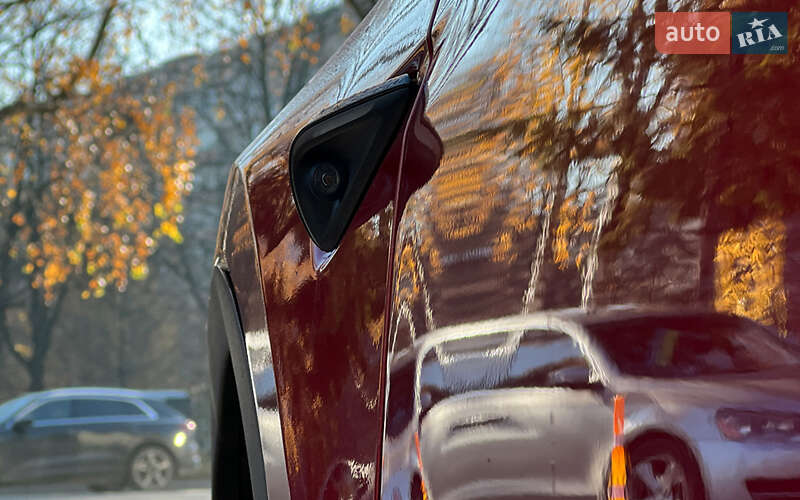 Внедорожник / Кроссовер Tesla Model Y 2023 в Львове