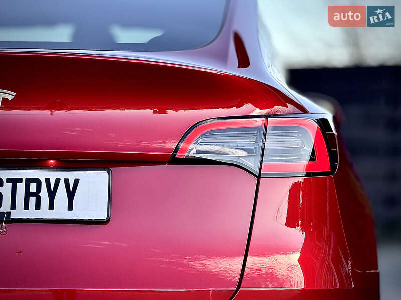 Позашляховик / Кросовер Tesla Model Y 2025 в Стрию