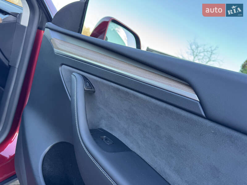 Позашляховик / Кросовер Tesla Model Y 2025 в Стрию