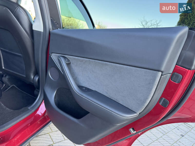 Позашляховик / Кросовер Tesla Model Y 2025 в Стрию