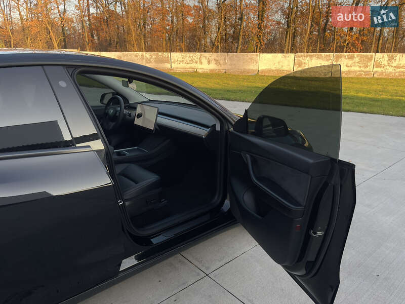Позашляховик / Кросовер Tesla Model Y 2021 в Луцьку фото 35 Позашляховик / Кросовер Tesla Model Y 2021 в Луцьку
