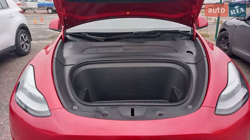 Позашляховик / Кросовер Tesla Model Y 2021 в Києві