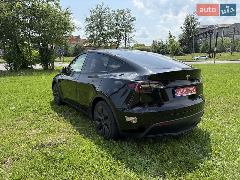 Позашляховик / Кросовер Tesla Model Y 2024 в Львові фото 3 Позашляховик / Кросовер Tesla Model Y 2024 в Львові