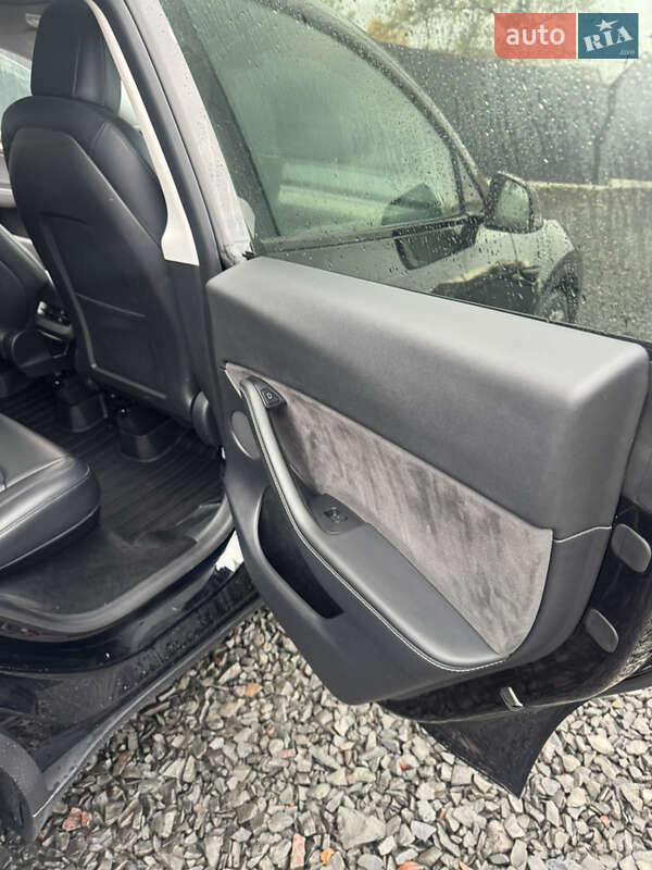 Позашляховик / Кросовер Tesla Model Y 2022 в Луцьку