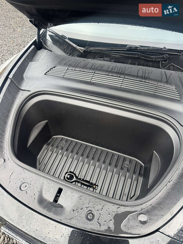 Позашляховик / Кросовер Tesla Model Y 2022 в Луцьку