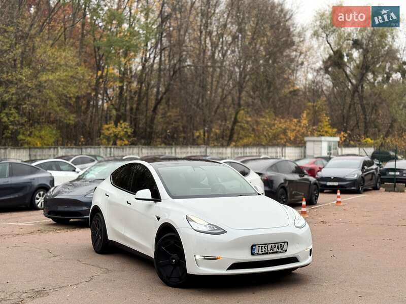 Позашляховик / Кросовер Tesla Model Y 2022 в Києві фото 2 Позашляховик / Кросовер Tesla Model Y 2022 в Києві