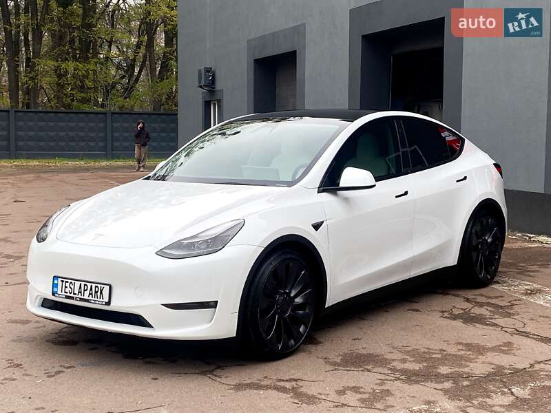 Позашляховик / Кросовер Tesla Model Y 2023 в Києві фото 4 Позашляховик / Кросовер Tesla Model Y 2023 в Києві