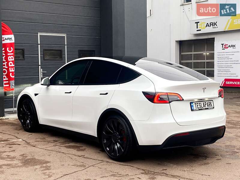 Позашляховик / Кросовер Tesla Model Y 2023 в Києві фото 8 Позашляховик / Кросовер Tesla Model Y 2023 в Києві