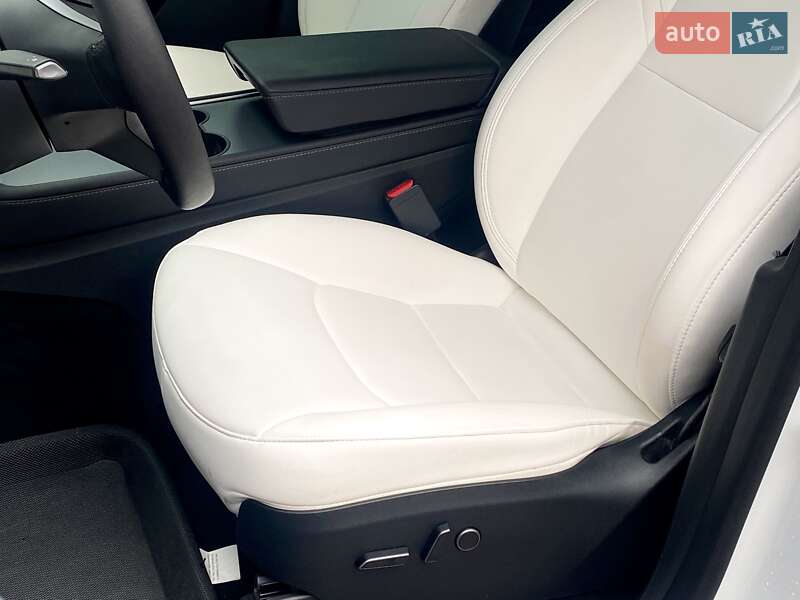 Позашляховик / Кросовер Tesla Model Y 2023 в Києві фото 13 Позашляховик / Кросовер Tesla Model Y 2023 в Києві