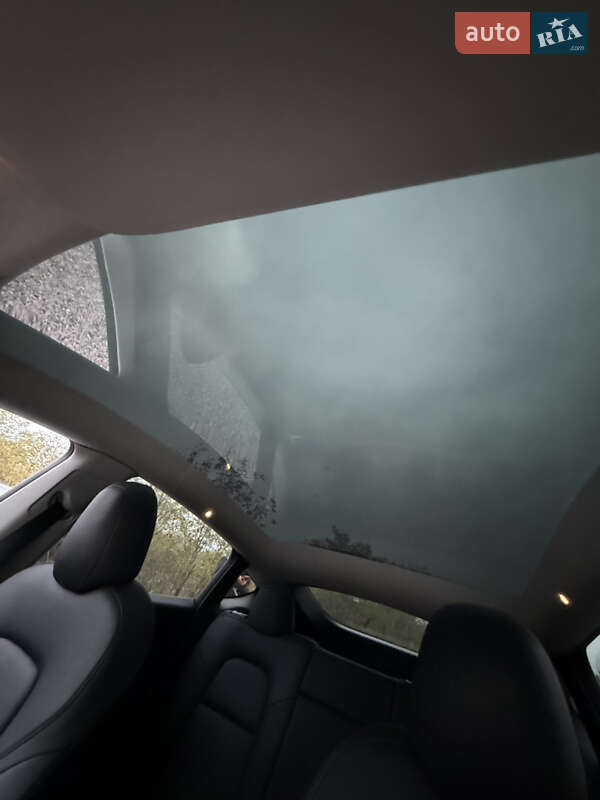 Позашляховик / Кросовер Tesla Model Y 2022 в Києві