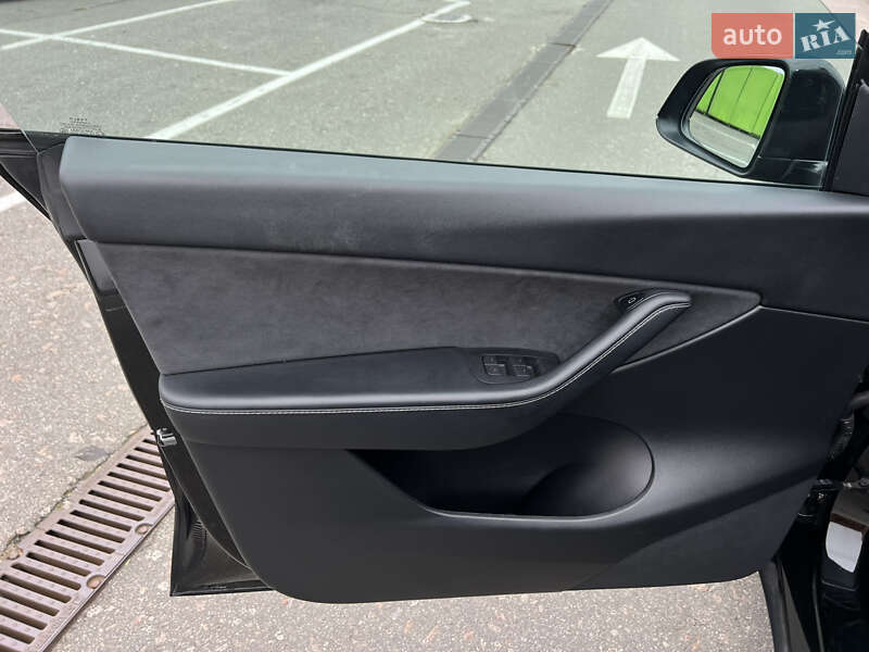 Внедорожник / Кроссовер Tesla Model Y 2022 в Киеве фото 14 Внедорожник / Кроссовер Tesla Model Y 2022 в Киеве