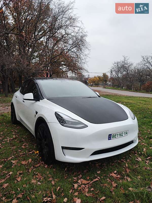 Tesla Model Y 2021