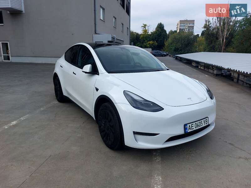 Tesla Model Y 2021