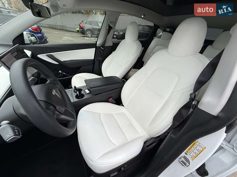 Внедорожник / Кроссовер Tesla Model Y 2021 в Киеве