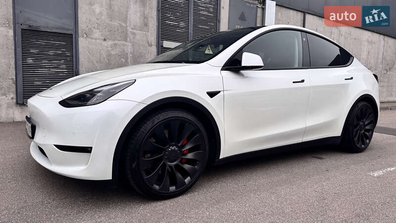 Позашляховик / Кросовер Tesla Model Y 2022 в Києві