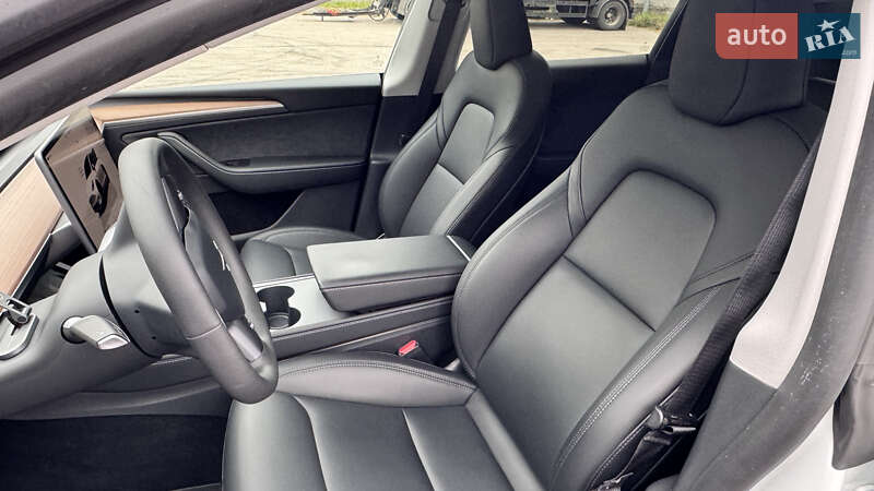 Внедорожник / Кроссовер Tesla Model Y 2022 в Киеве