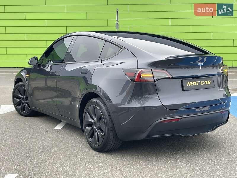 Позашляховик / Кросовер Tesla Model Y 2024 в Києві