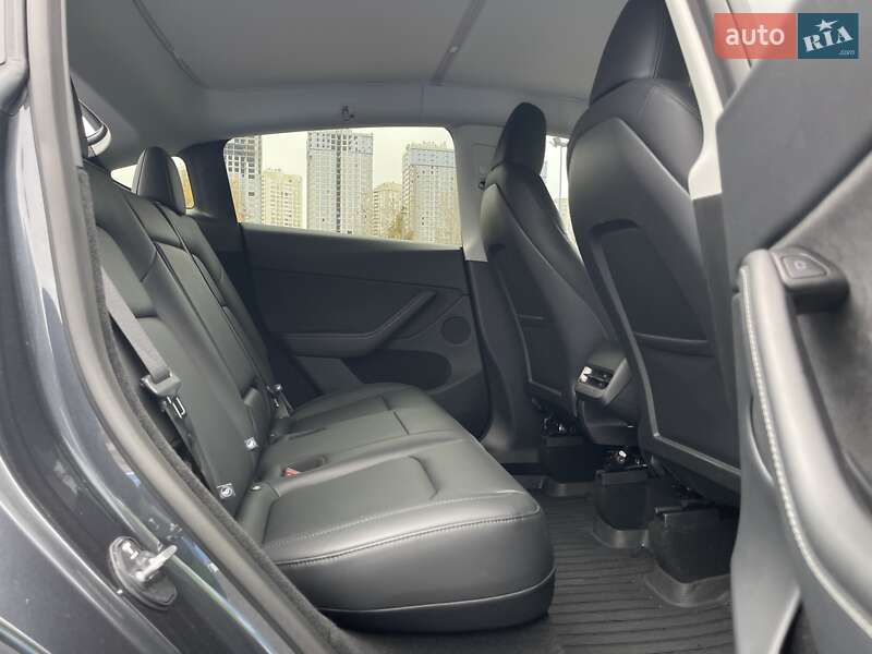 Позашляховик / Кросовер Tesla Model Y 2024 в Києві