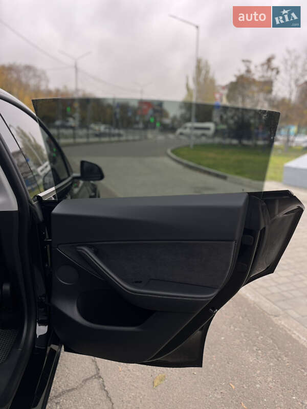 Внедорожник / Кроссовер Tesla Model Y 2021 в Николаеве